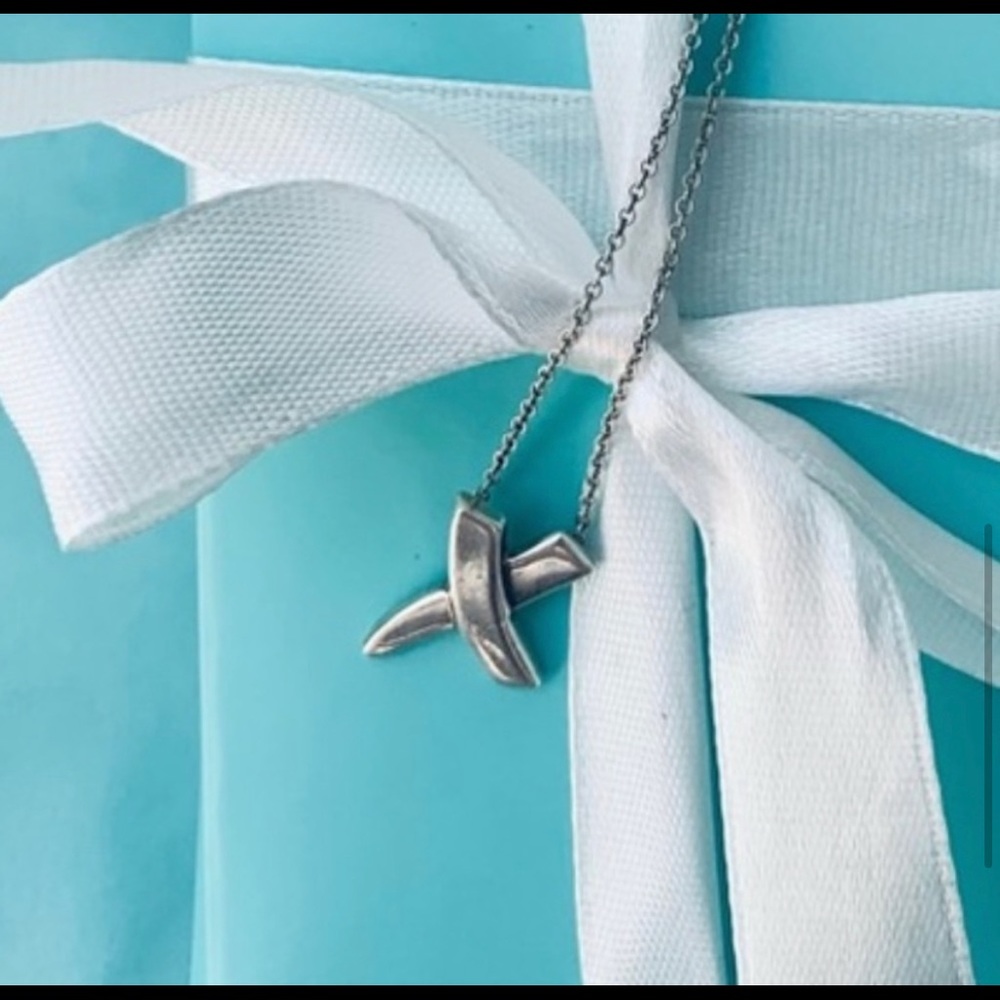 Tiffany Paloma Picasso Hug necklace